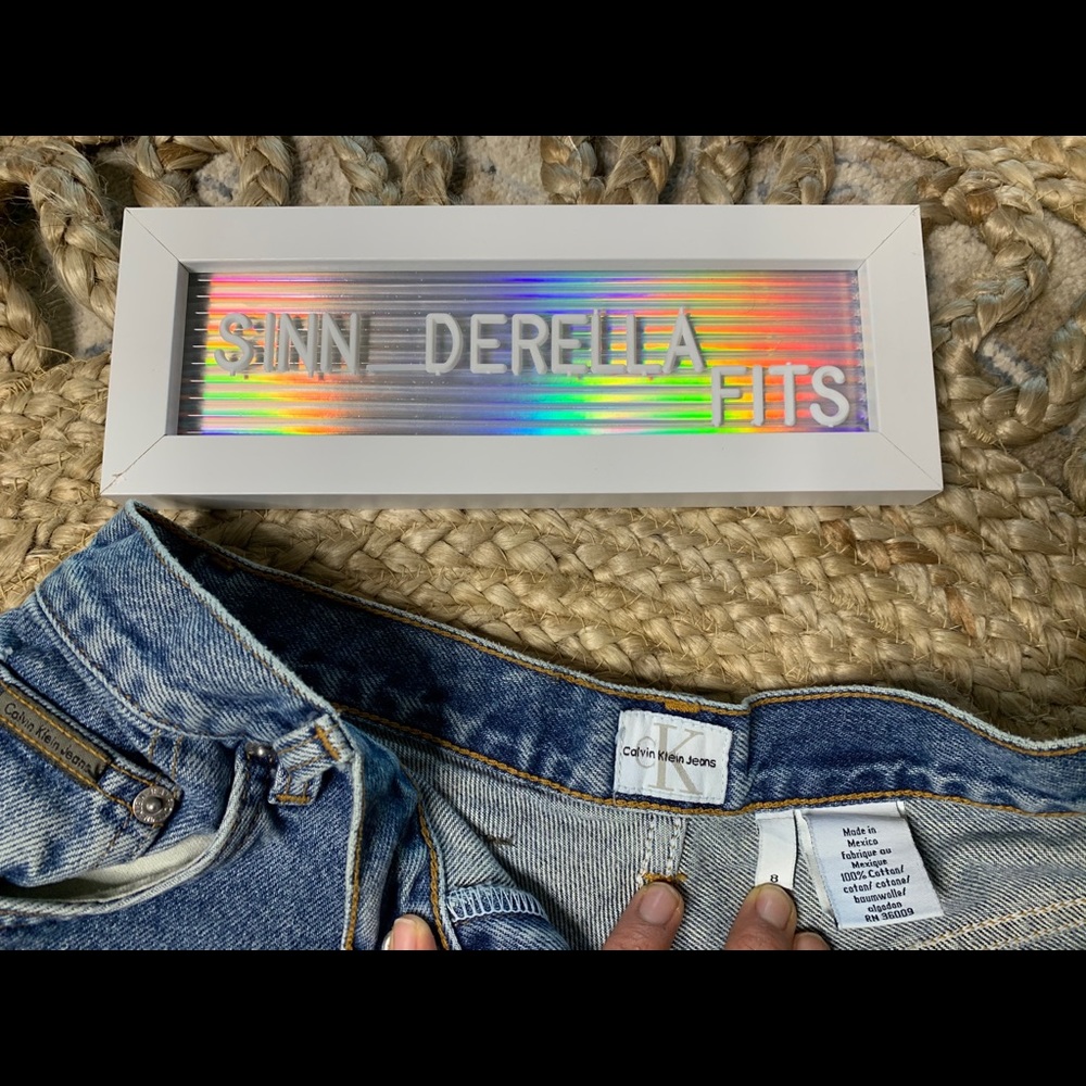 Distressed shorts - Picture 3 of 6
